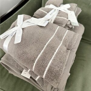 NEW Felpinter Elegant Taupe 8 piece Bath Towel Set - Luxurious - From Portugal